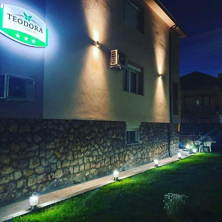 Apartments Teodora โอครีด ภายนอก รูปภาพ