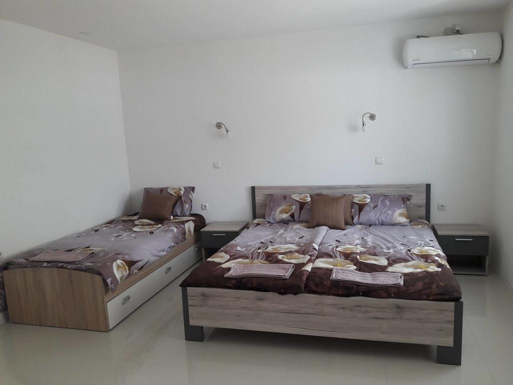 Apartments Teodora โอครีด ภายนอก รูปภาพ
