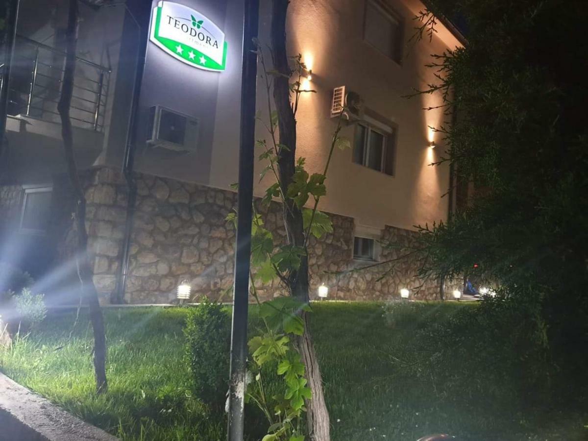 Apartments Teodora โอครีด ภายนอก รูปภาพ